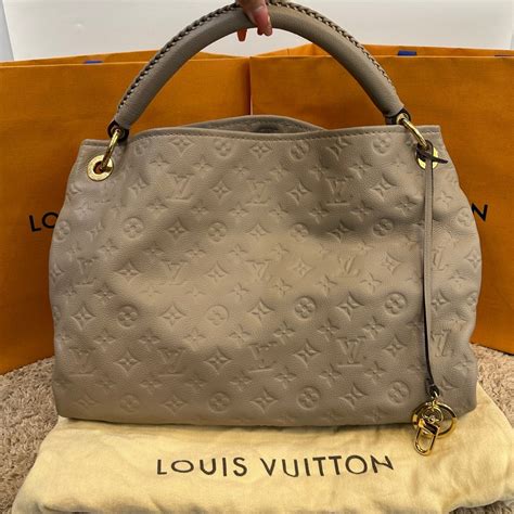 LOUIS VUITTON Empreinte Artsy MM Galet 